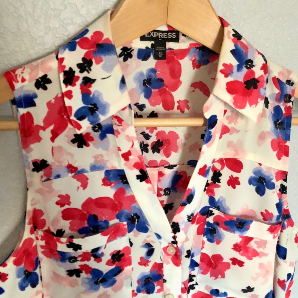 EXPRESS FLORAL SLEEVELESS TOP - Picture 2 of 4